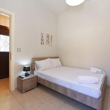 Elli's View Studio Apartment *
