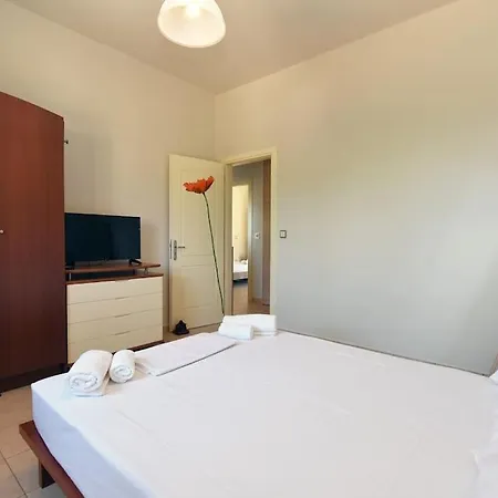 Elli's View Studio Apartment *